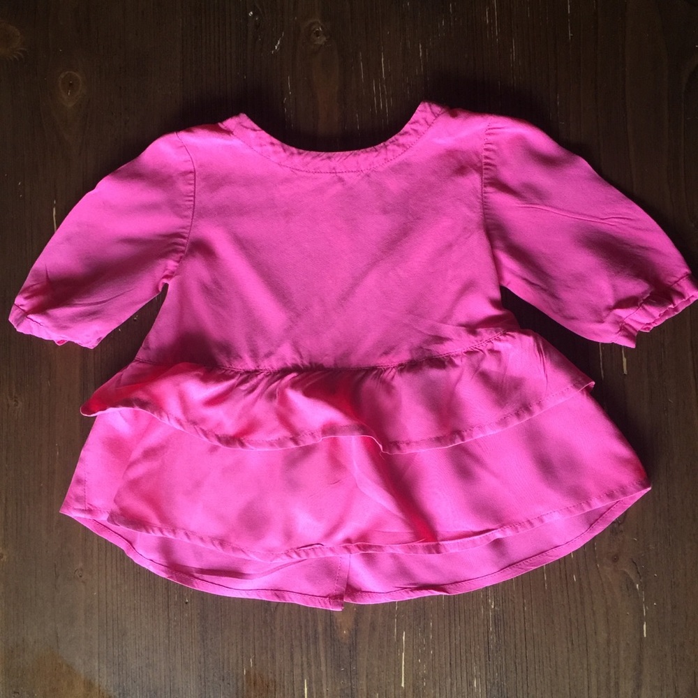 Ruffle shirt with button-up back